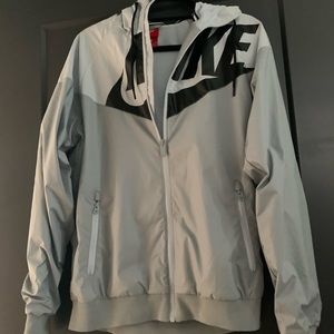 Nike Windbreaker Men’s Small, never been worn